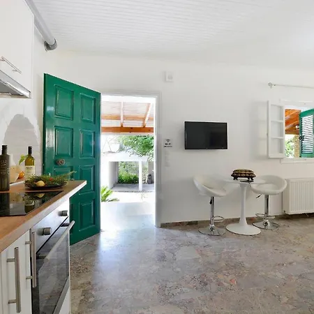 Jerry Afro Guest House Kanali  Exterior photo