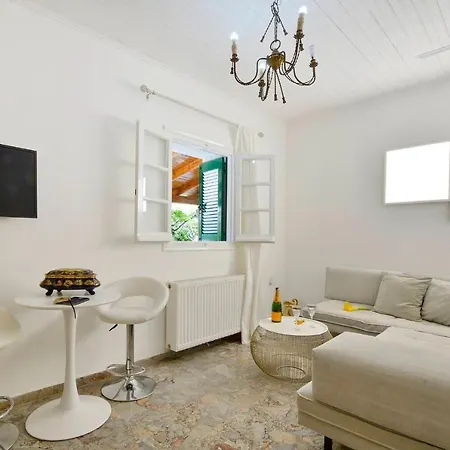 Jerry Afro Guest House Kanali  Exterior photo